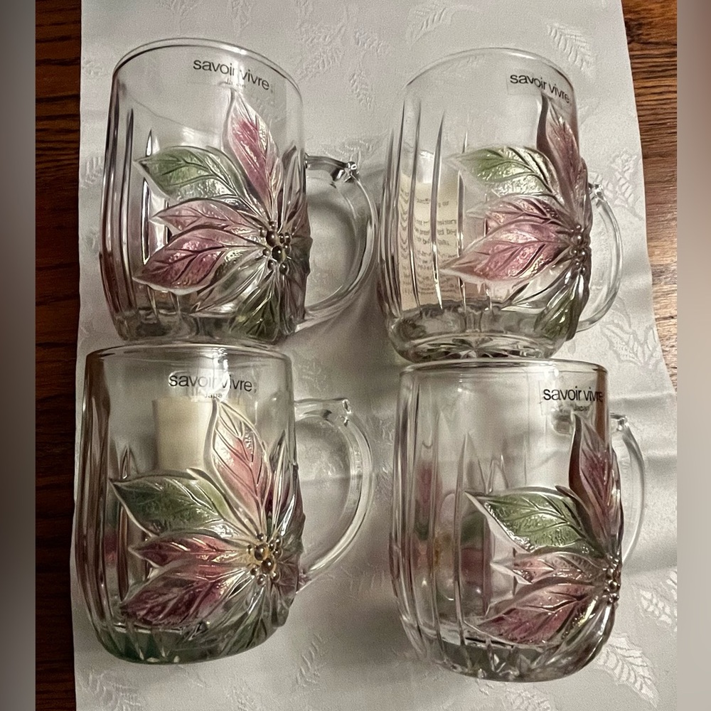 Mikasa Savoir Vivre Christmas Poinsettia Cup Mug Holly Glass Coffee 4 Piece Set